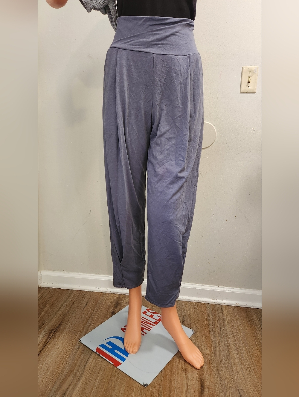 Relaxed Knit Crop Pants in Slate Blue